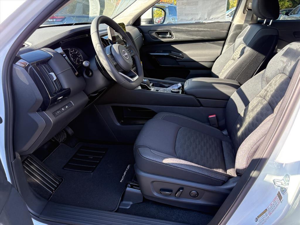 new 2025 Nissan Pathfinder car, priced at $36,978