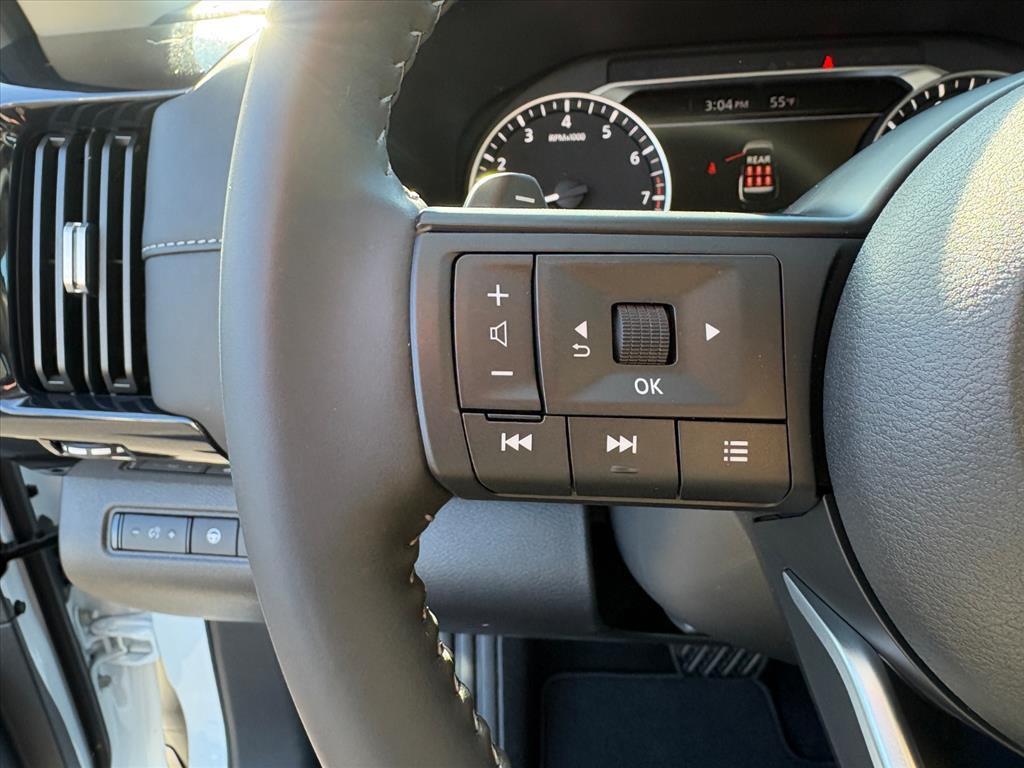 new 2025 Nissan Pathfinder car, priced at $36,978