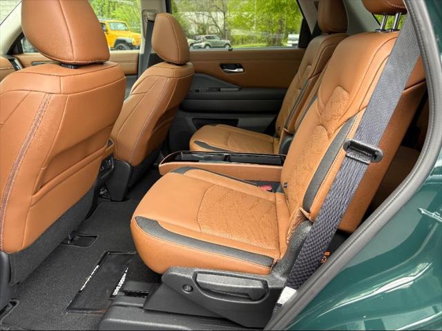 new 2025 Nissan Pathfinder car, priced at $50,589