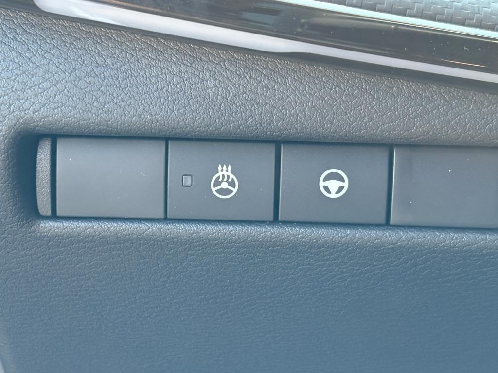 new 2025 Nissan Kicks car, priced at $30,919