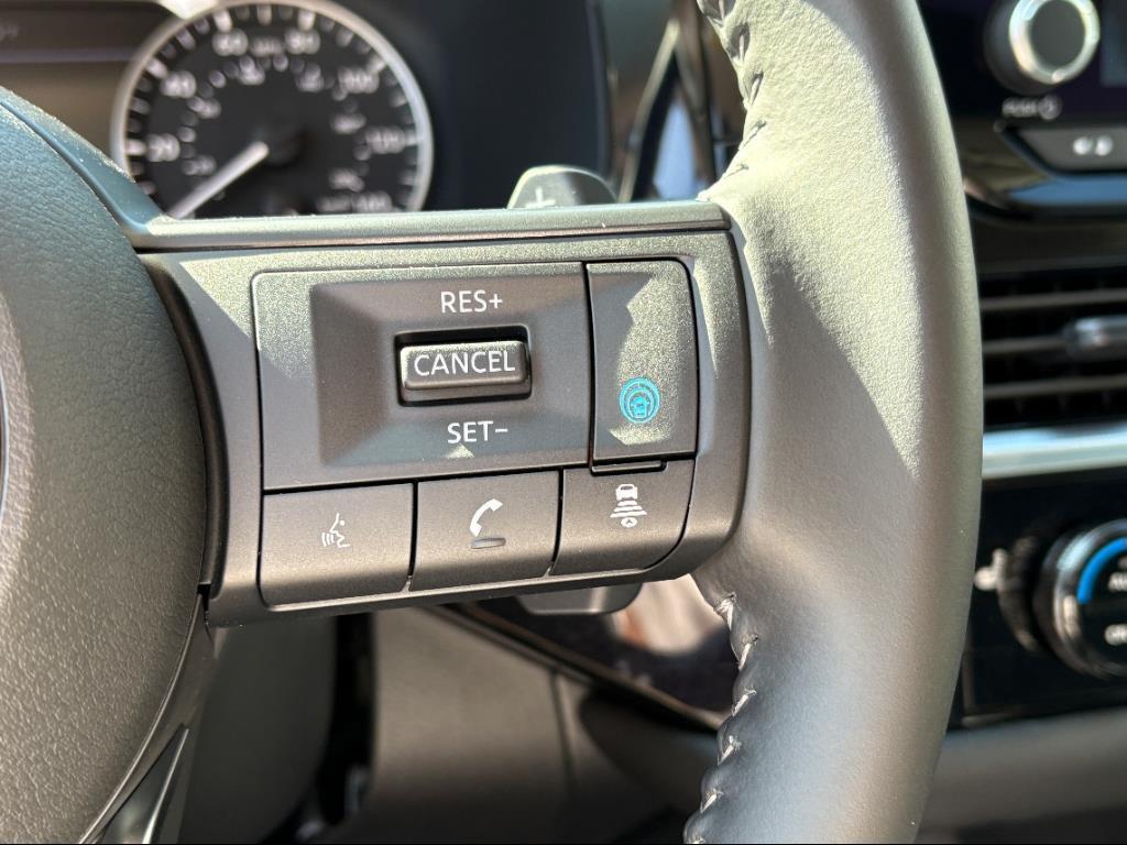 new 2025 Nissan Pathfinder car, priced at $36,184