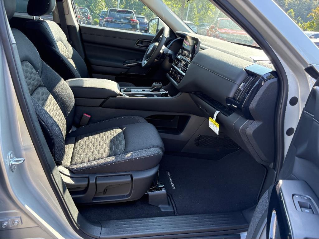new 2025 Nissan Pathfinder car, priced at $36,184