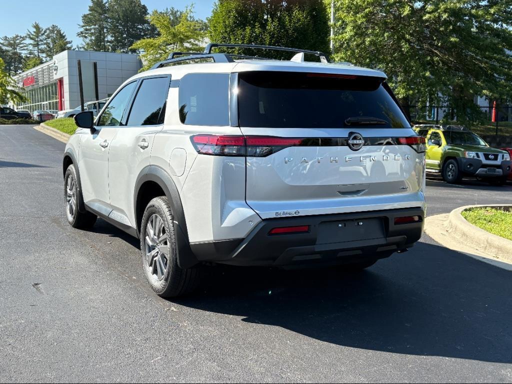 new 2025 Nissan Pathfinder car, priced at $36,184