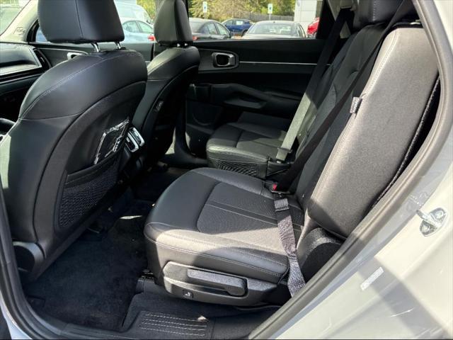 used 2024 Kia Sorento car, priced at $35,184