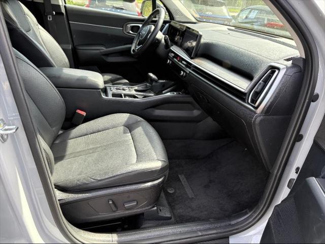 used 2024 Kia Sorento car, priced at $35,184