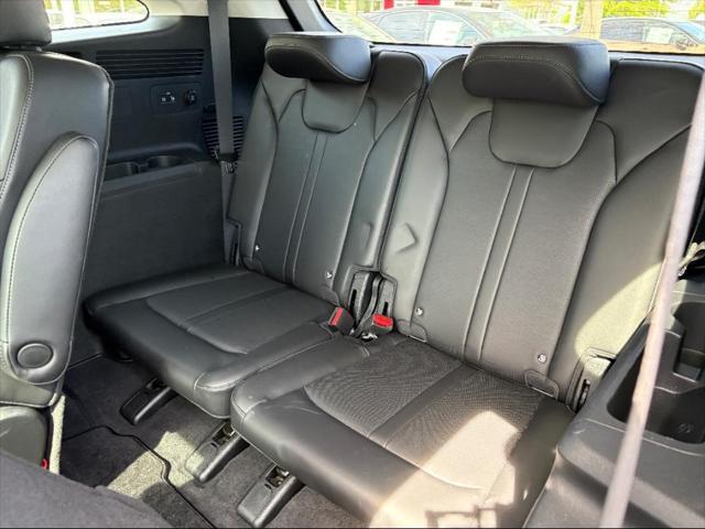 used 2024 Kia Sorento car, priced at $35,184
