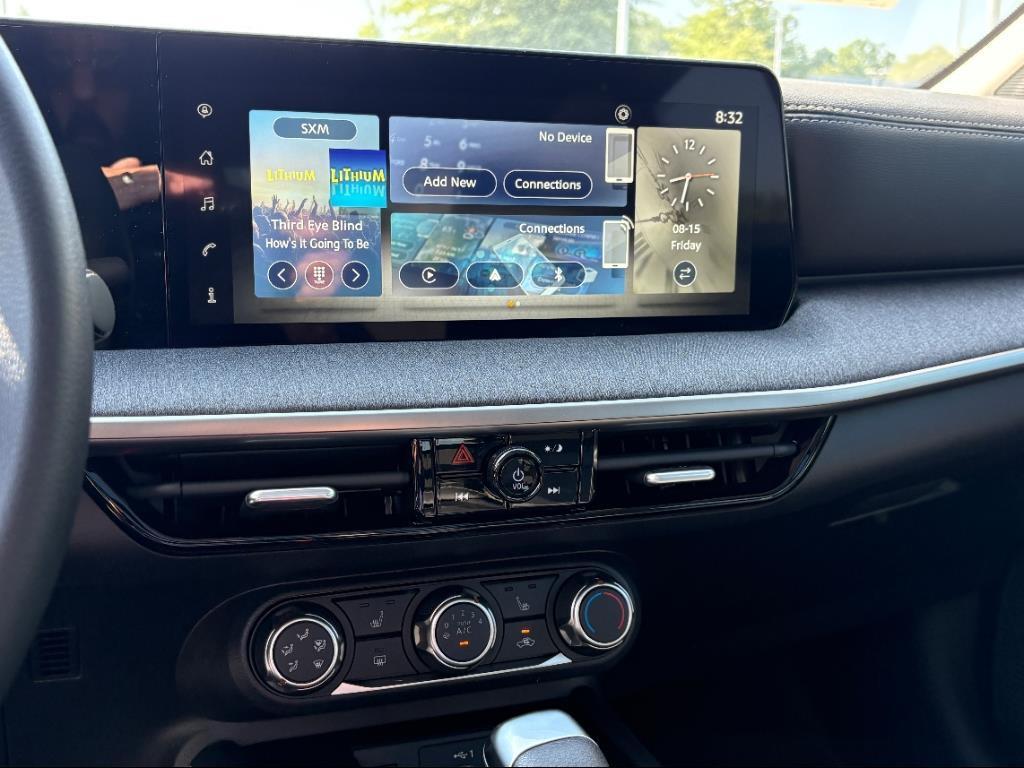 new 2025 Nissan Kicks car, priced at $28,344