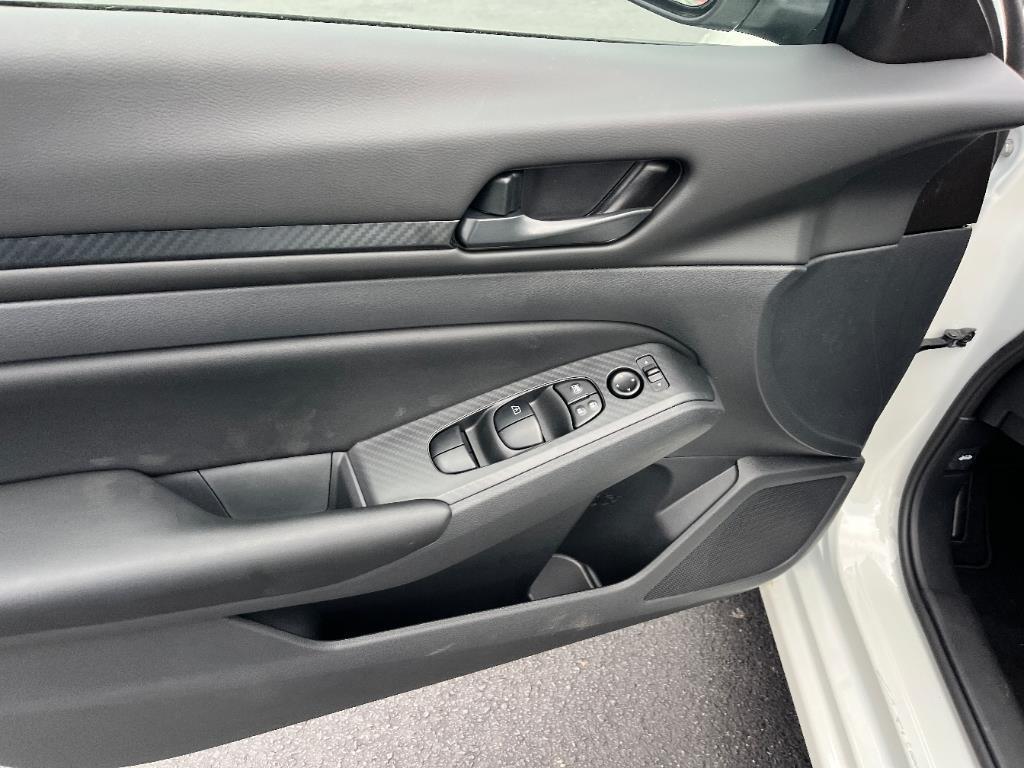 new 2025 Nissan Altima car, priced at $27,506