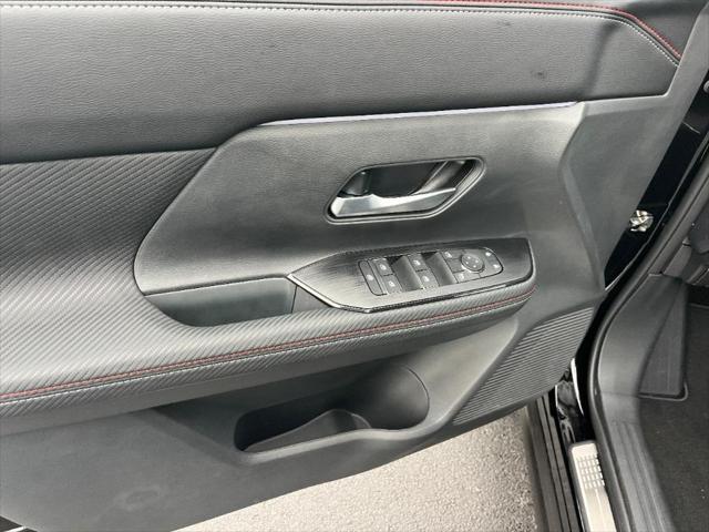 new 2025 Nissan Kicks car, priced at $31,918