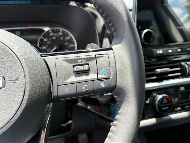 new 2025 Nissan Pathfinder car, priced at $43,234