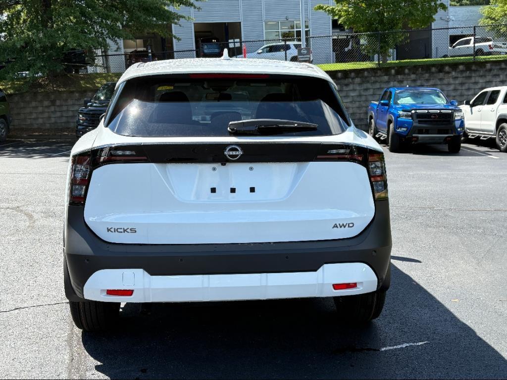 new 2025 Nissan Kicks car, priced at $27,302