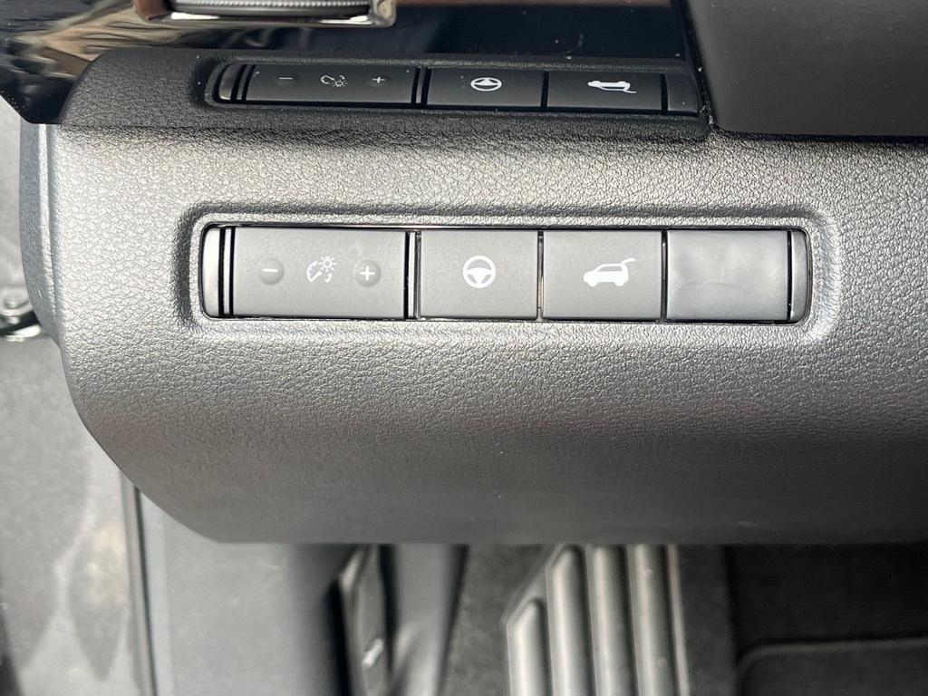 new 2025 Nissan Pathfinder car, priced at $43,370