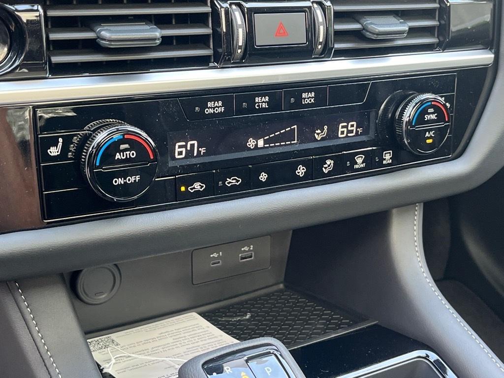 new 2025 Nissan Pathfinder car, priced at $43,370