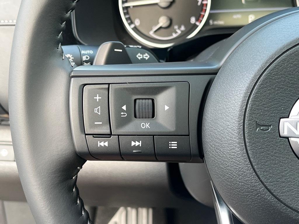new 2025 Nissan Pathfinder car, priced at $43,370