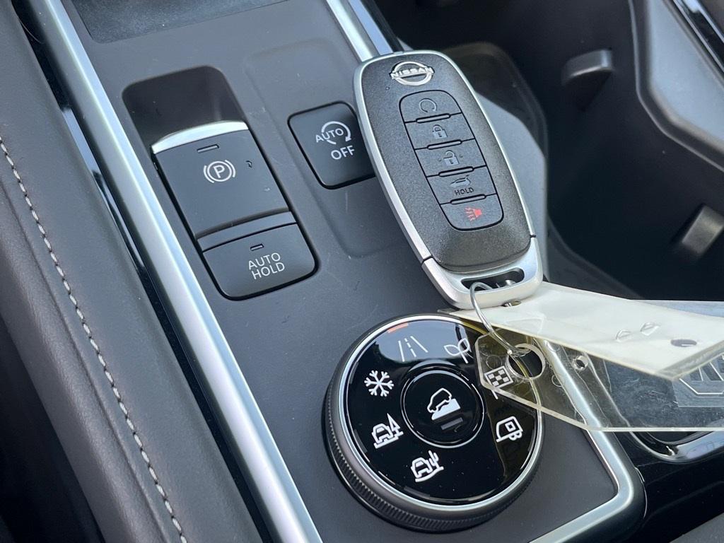 new 2025 Nissan Pathfinder car, priced at $43,370