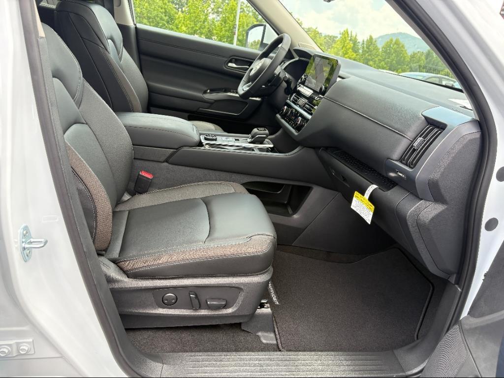 new 2025 Nissan Pathfinder car, priced at $47,122