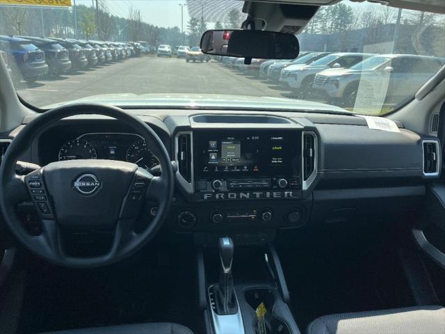 new 2025 Nissan Frontier car, priced at $39,721