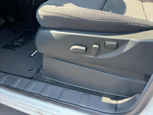 new 2025 Nissan Frontier car, priced at $39,721