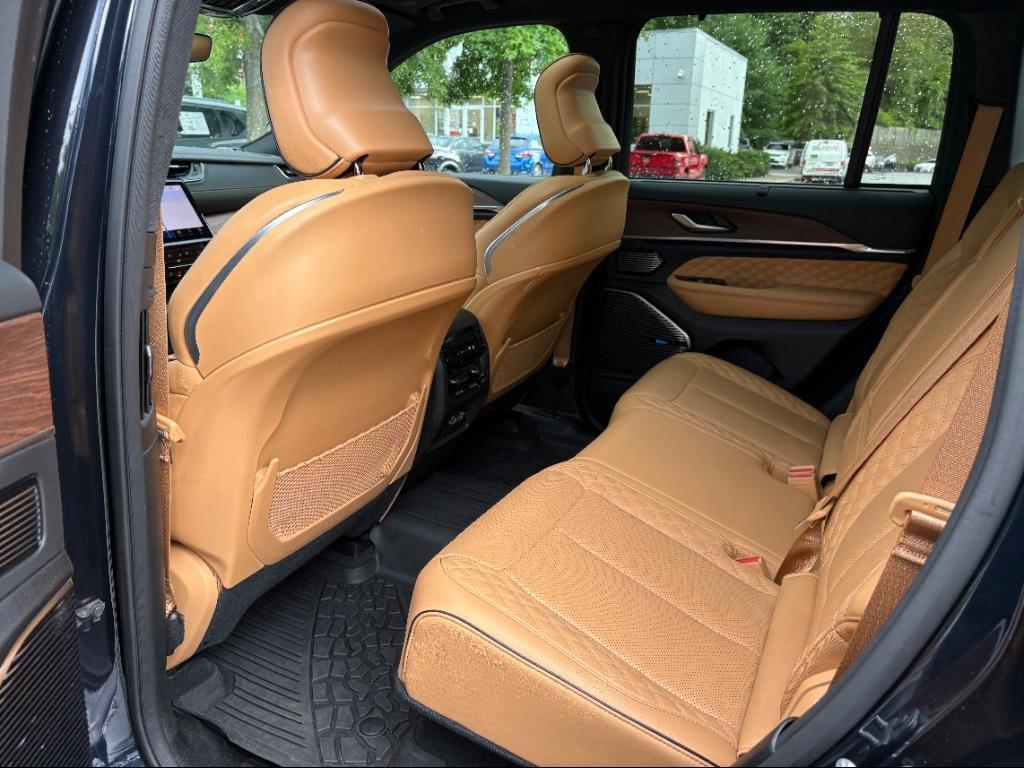 used 2023 Jeep Grand Cherokee car, priced at $39,980