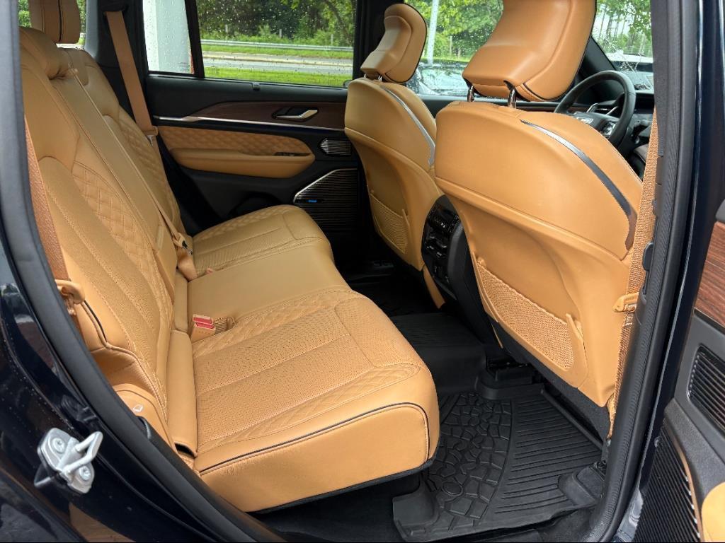 used 2023 Jeep Grand Cherokee car, priced at $39,980
