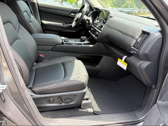 new 2025 Nissan Pathfinder car, priced at $43,912