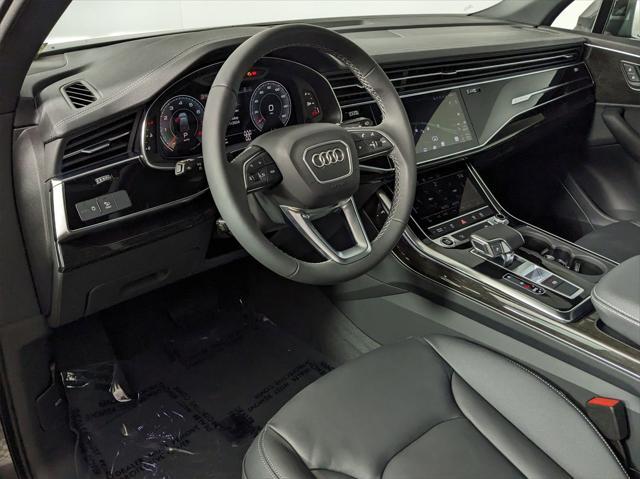 new 2025 Audi Q7 car, priced at $70,610