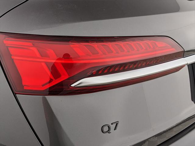 new 2025 Audi Q7 car, priced at $70,610