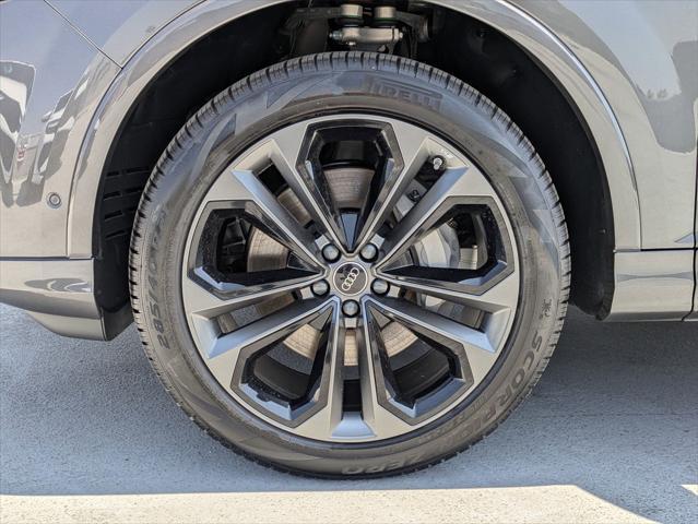 new 2025 Audi Q7 car, priced at $75,360
