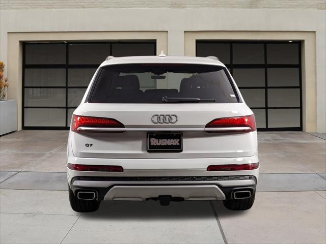 new 2025 Audi Q7 car, priced at $67,225