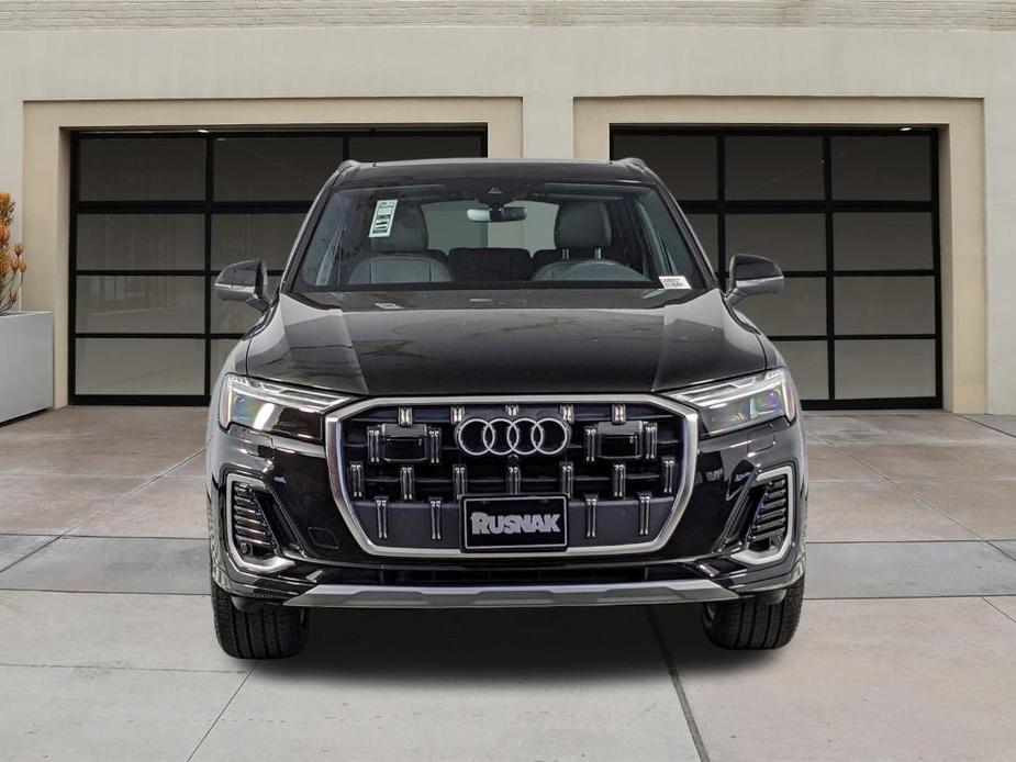 new 2025 Audi Q7 car, priced at $65,270