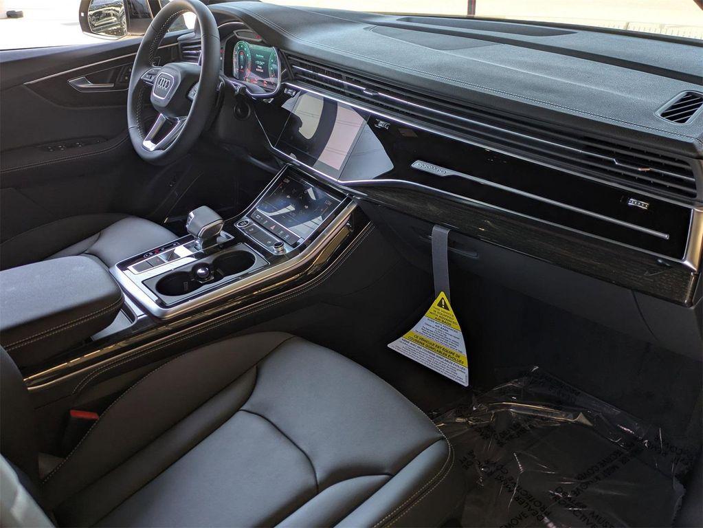 new 2025 Audi Q7 car, priced at $69,060