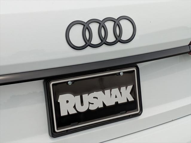 new 2025 Audi Q7 car, priced at $75,160