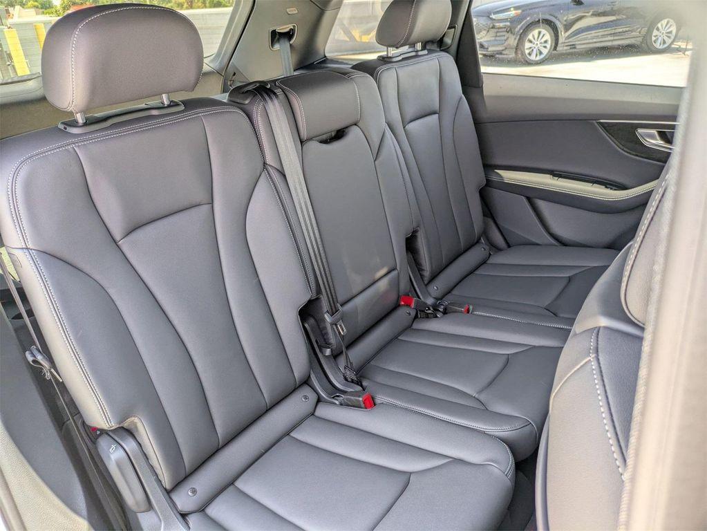 new 2025 Audi Q7 car, priced at $75,160