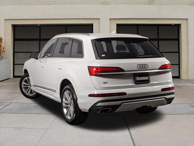 new 2025 Audi Q7 car, priced at $69,425