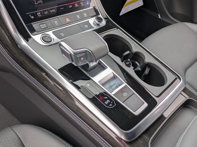 new 2025 Audi Q7 car, priced at $75,270