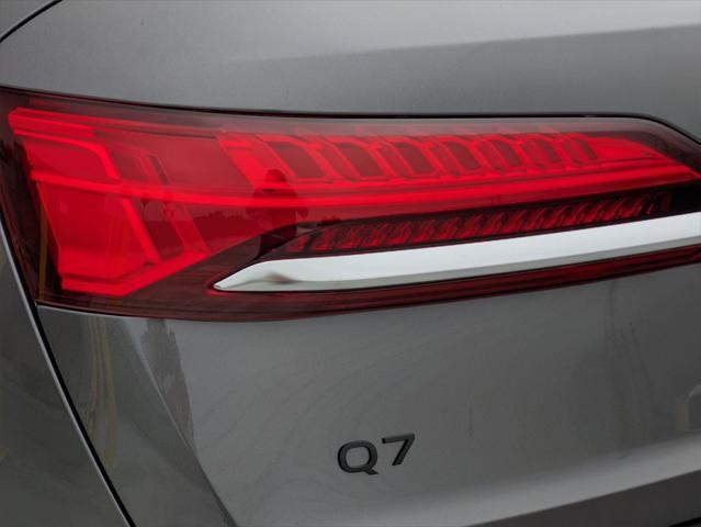new 2025 Audi Q7 car, priced at $75,270