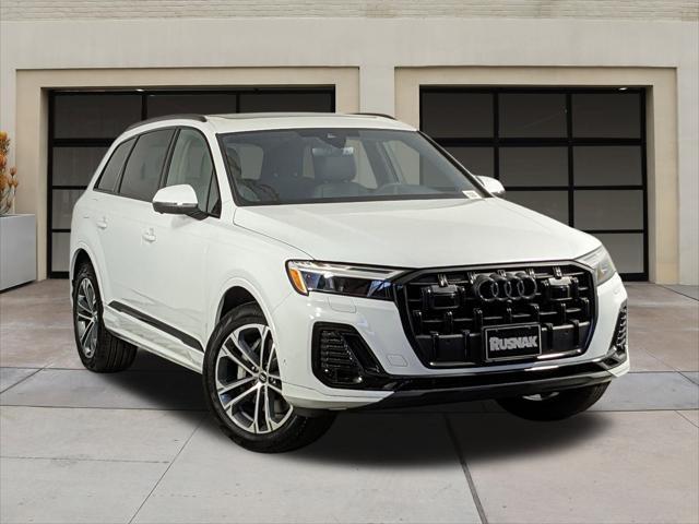 new 2025 Audi Q7 car, priced at $68,820