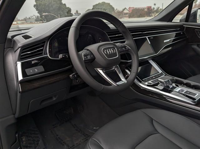 new 2025 Audi Q7 car, priced at $70,610