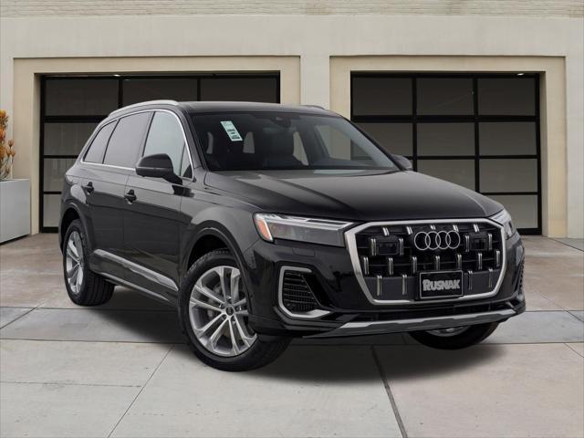 new 2025 Audi Q7 car, priced at $70,610