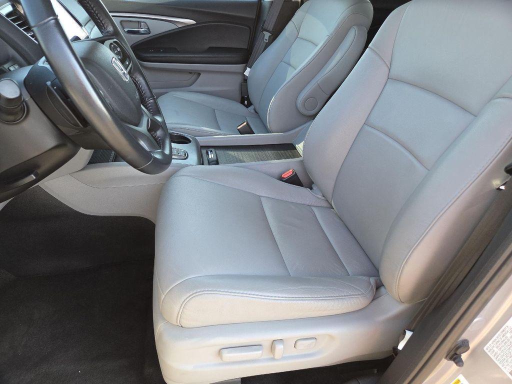 used 2022 Honda Pilot car, priced at $35,285