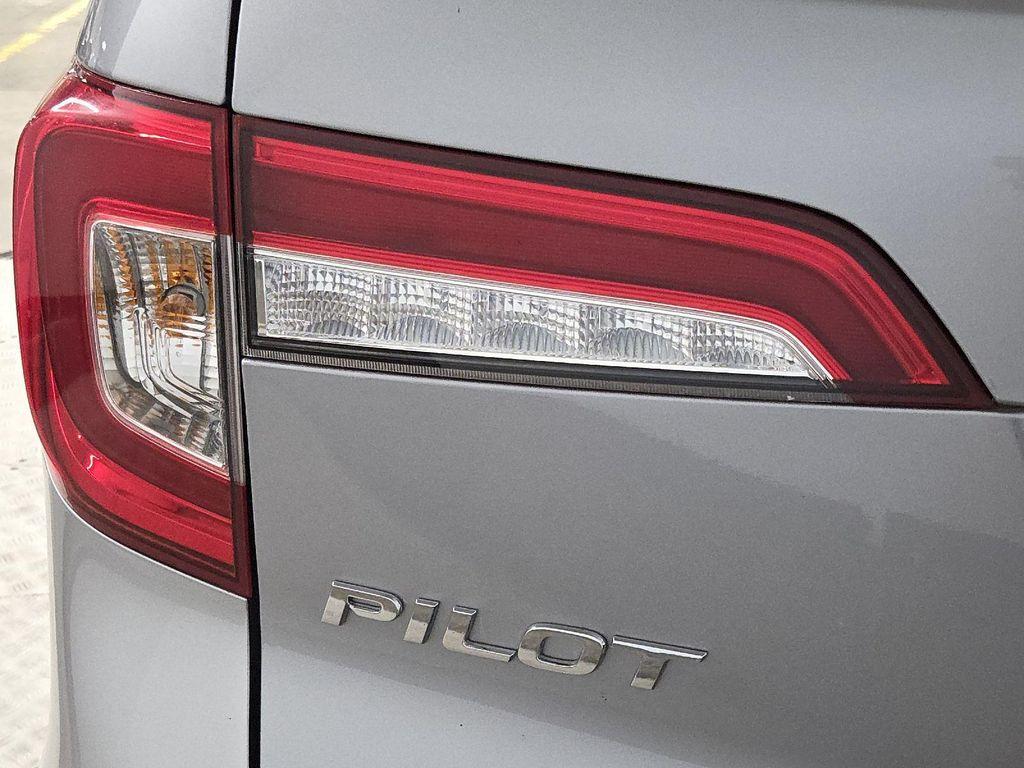 used 2022 Honda Pilot car, priced at $35,285