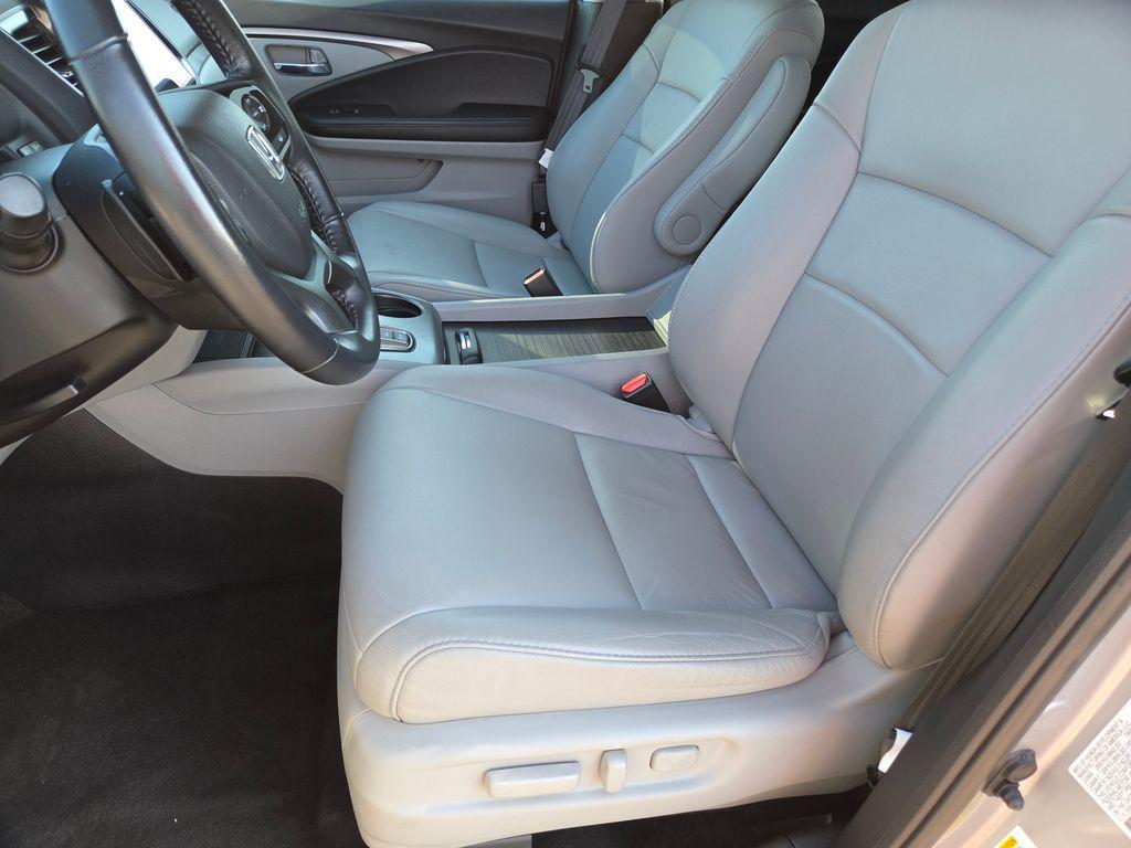 used 2022 Honda Pilot car, priced at $33,988