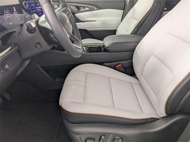used 2025 Chevrolet Traverse car, priced at $53,399