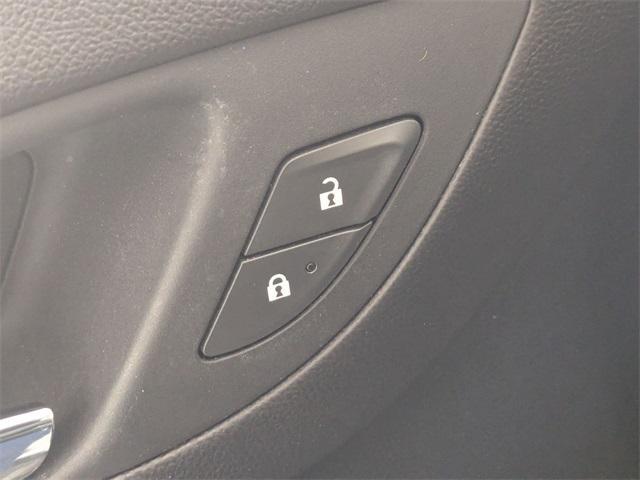 used 2020 Chevrolet Equinox car, priced at $17,278