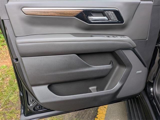 new 2025 Chevrolet Suburban car, priced at $88,801
