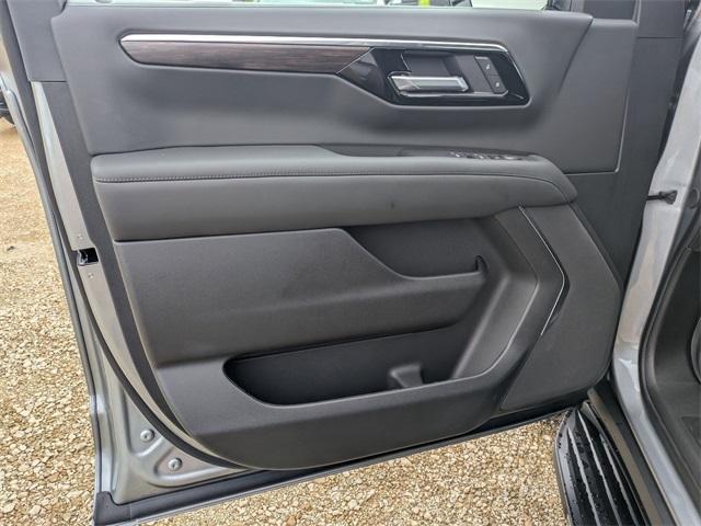 new 2025 Chevrolet Suburban car, priced at $62,395