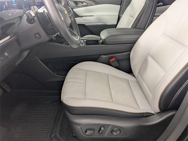 used 2025 Chevrolet Traverse car, priced at $48,813