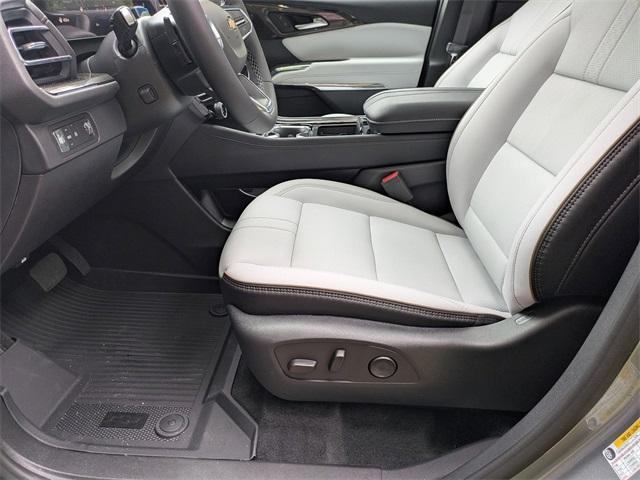 new 2026 Chevrolet Traverse car, priced at $55,495