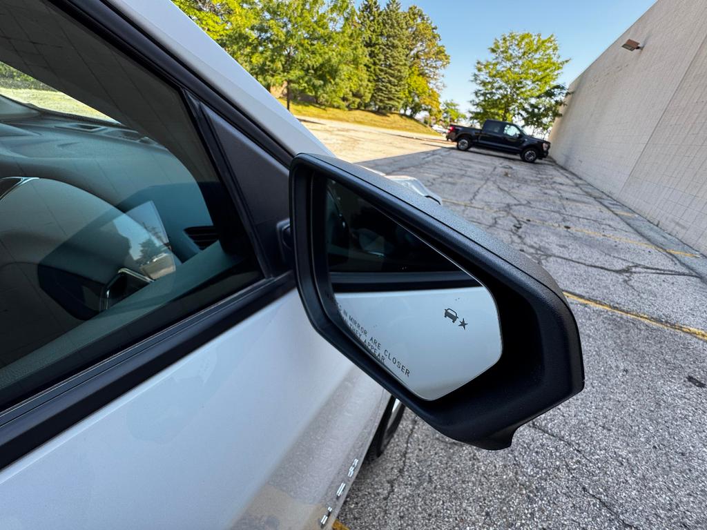 used 2022 Chevrolet Equinox car, priced at $16,999