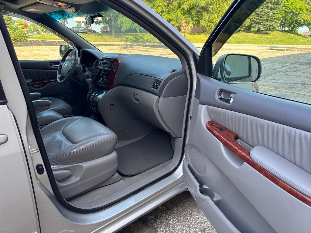 used 2004 Toyota Sienna car, priced at $7,999